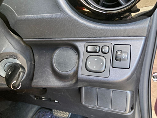 TOYOTA AQUA 2016