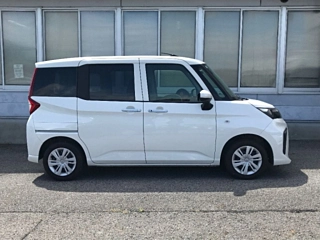 TOYOTA ROOMY 2022