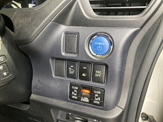 TOYOTA NOAH 2015