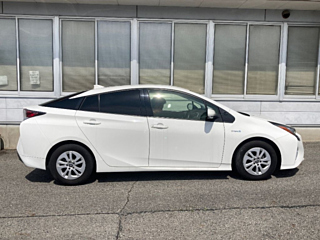 TOYOTA PRIUS 2018