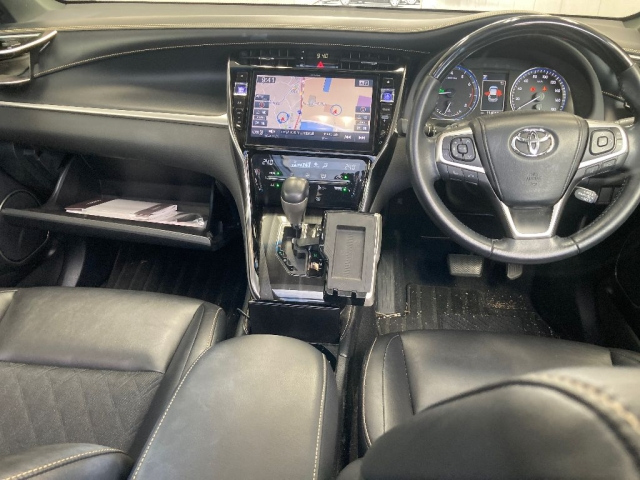 TOYOTA HARRIER 2018