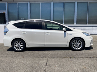 TOYOTA PRIUS ALPHA 2013