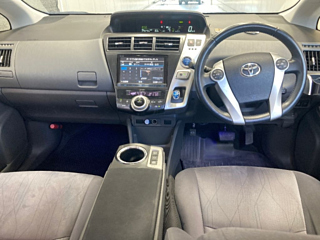 TOYOTA PRIUS ALPHA 2013