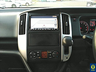 NISSAN SERENA 2010