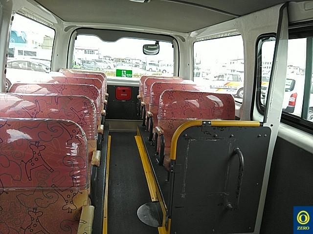 TOYOTA HIACE VAN 2009