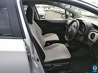TOYOTA VITZ 2012
