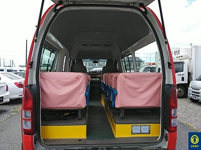 TOYOTA HIACE 2008