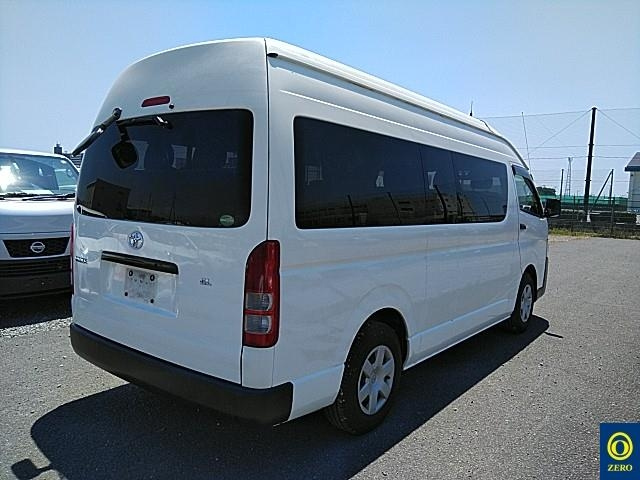 TOYOTA HIACE 2016