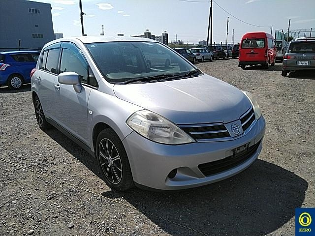 NISSAN TIIDA 2011