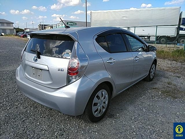 TOYOTA AQUA 2012