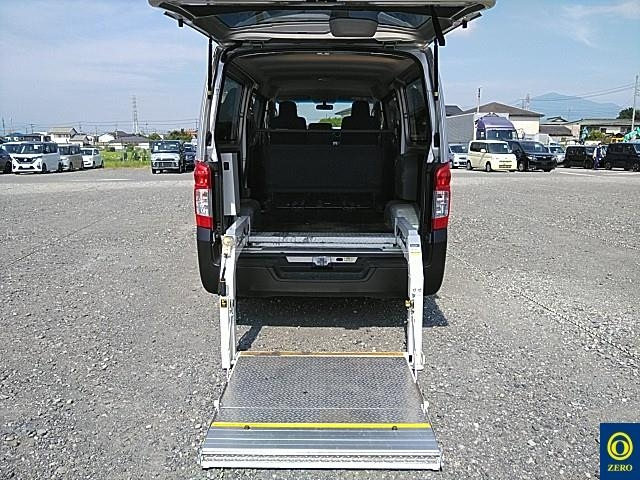 NISSAN CARAVAN VAN 2019