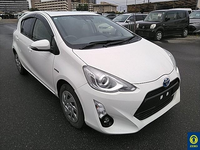 TOYOTA AQUA 2016