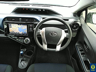 TOYOTA AQUA 2016