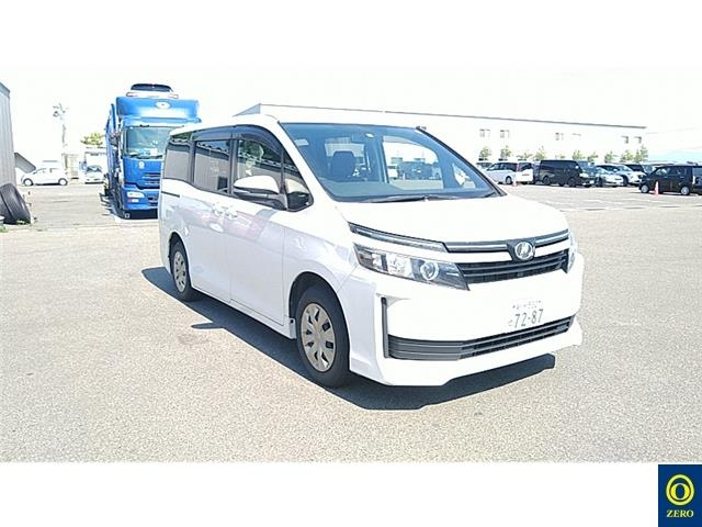 TOYOTA VOXY 2016