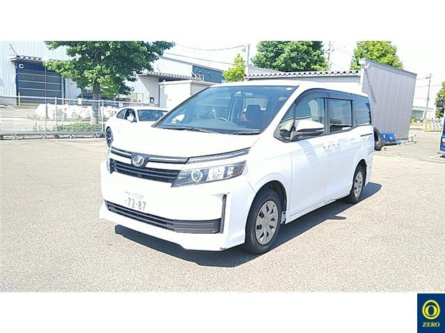 TOYOTA VOXY 2016