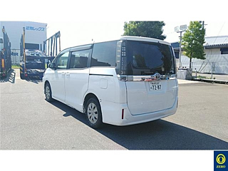 TOYOTA VOXY 2016
