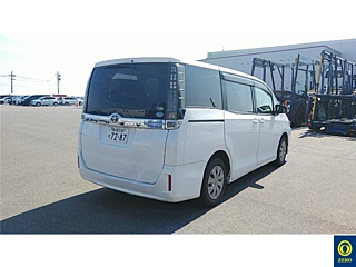 TOYOTA VOXY 2016