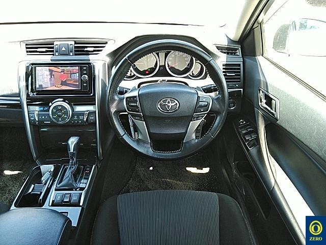 TOYOTA MARK X 2017