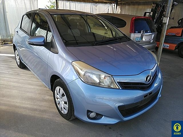 TOYOTA VITZ 2011