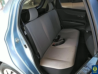 TOYOTA VITZ 2011