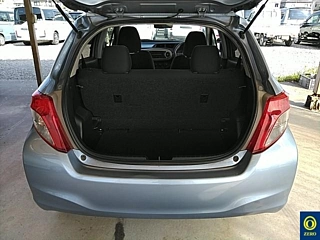 TOYOTA VITZ 2011