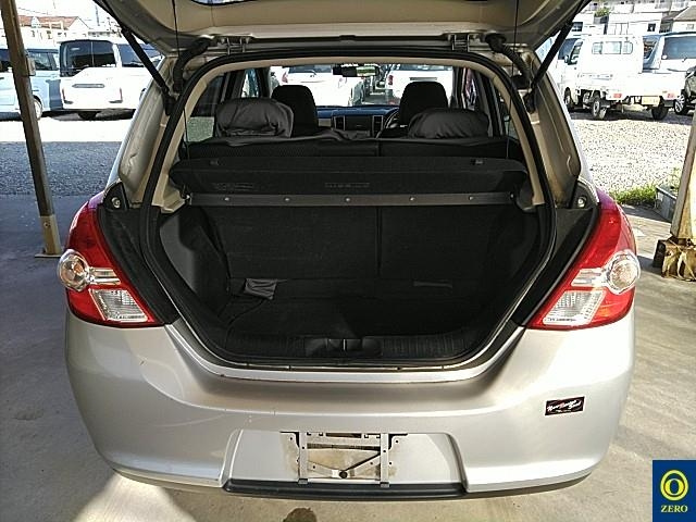 NISSAN TIIDA 2010