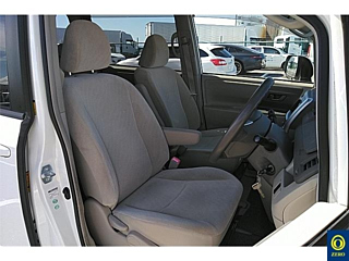 TOYOTA NOAH 2010