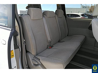 TOYOTA NOAH 2010