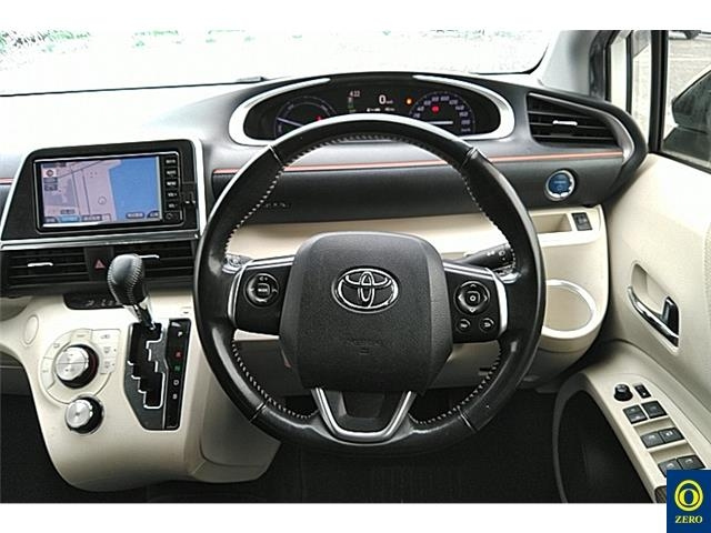 TOYOTA SIENTA 2018