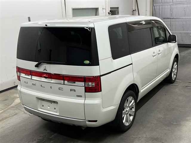 MITSUBISHI DELICA D5 2015