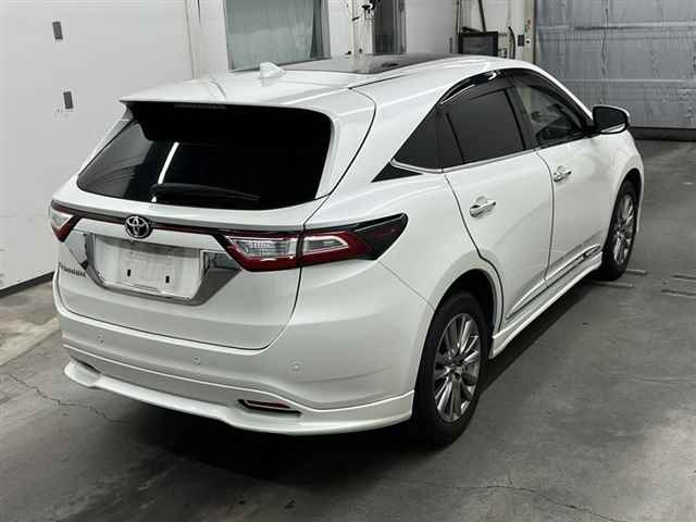 TOYOTA HARRIER 2018