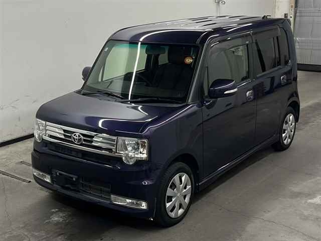 TOYOTA PIXIS SPACE 2015