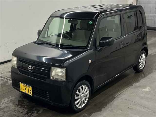 TOYOTA PIXIS SPACE 2012