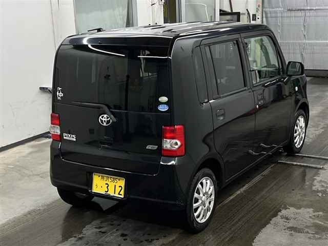 TOYOTA PIXIS SPACE 2012