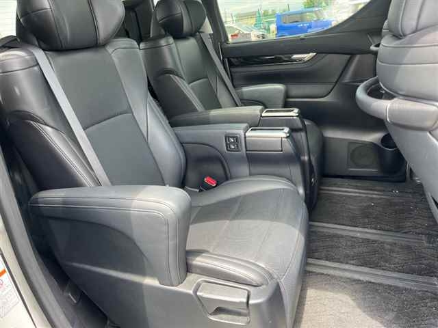 TOYOTA ALPHARD 2015