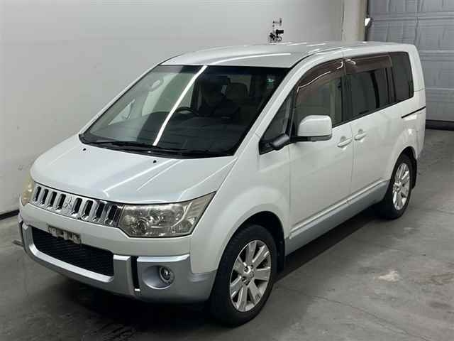 MITSUBISHI DELICA D5 2012