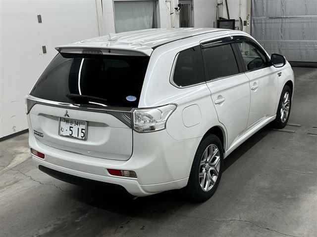 MITSUBISHI OUTLANDER PHEV 2015