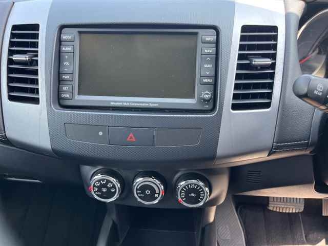 MITSUBISHI OUTLANDER 2010