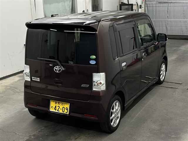 TOYOTA PIXIS SPACE 2014