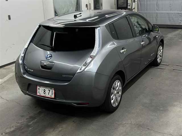 NISSAN LEAF 2015