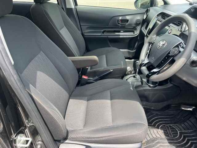 TOYOTA AQUA 2021