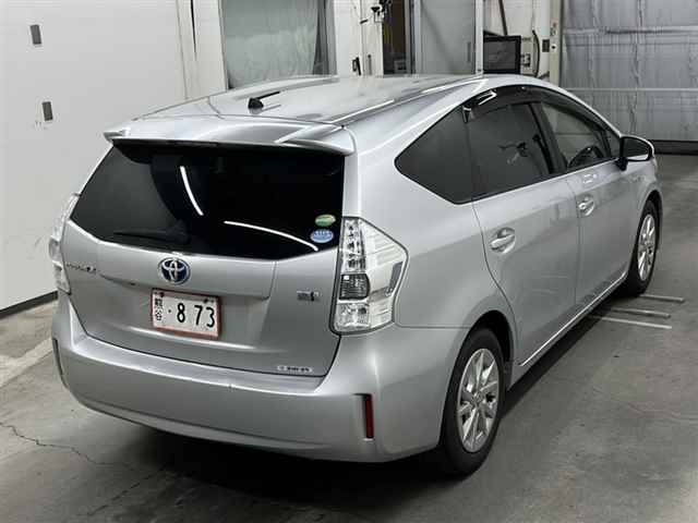 TOYOTA PRIUS ALPHA 2013