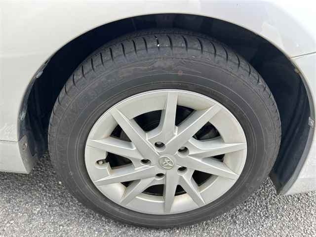 TOYOTA PRIUS ALPHA 2013