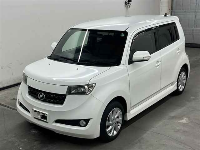 TOYOTA BB 2011
