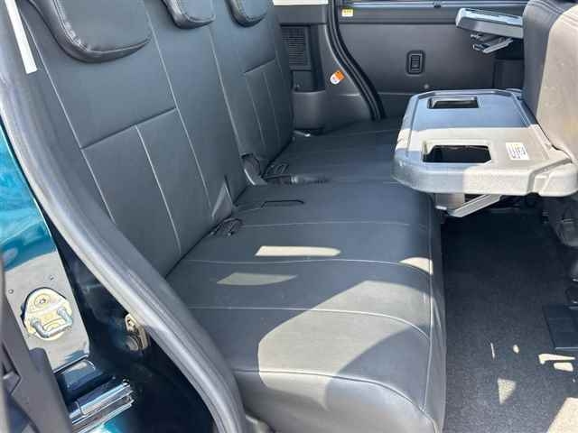 TOYOTA ROOMY 2019