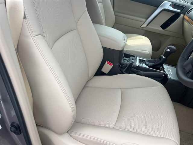 TOYOTA LAND CRUISER PRADO 2023
