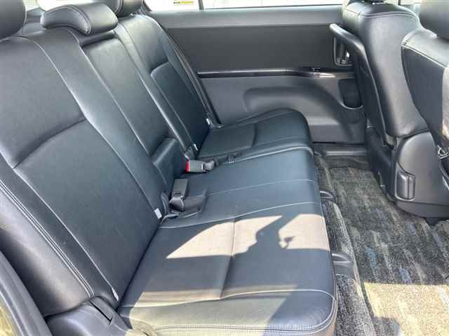 TOYOTA ISIS 2013