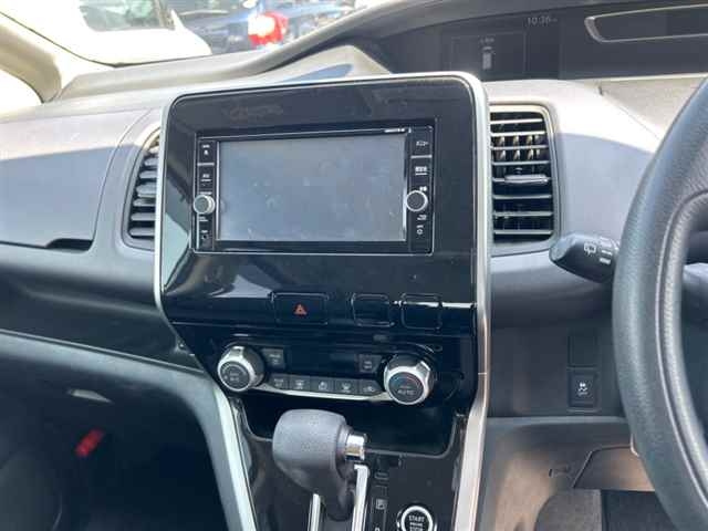 NISSAN SERENA 2017