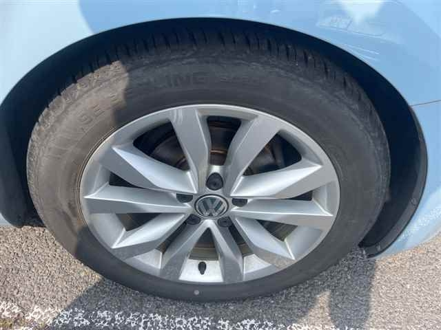 VOLKSWAGEN THE BEETLE 2012