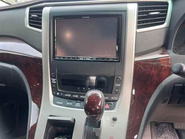 TOYOTA VELLFIRE 2012